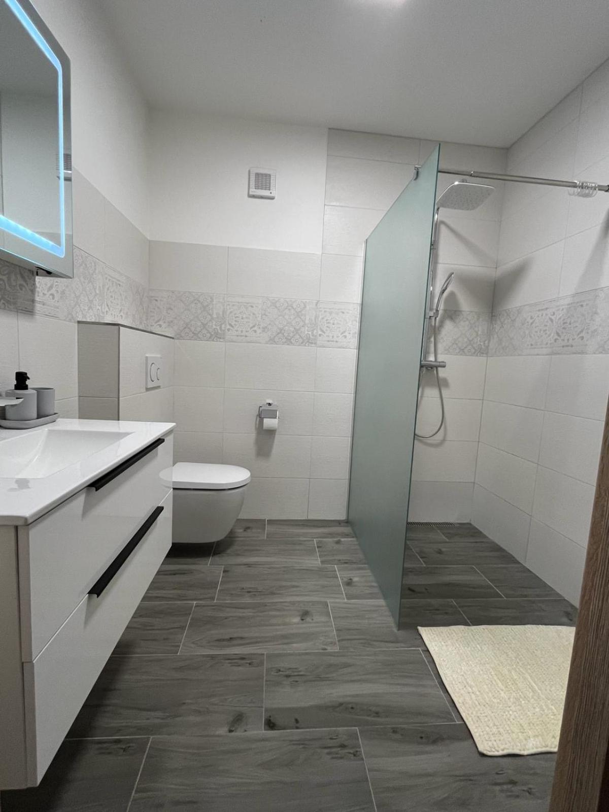 Apartman Kuga Mikulov Esterno foto