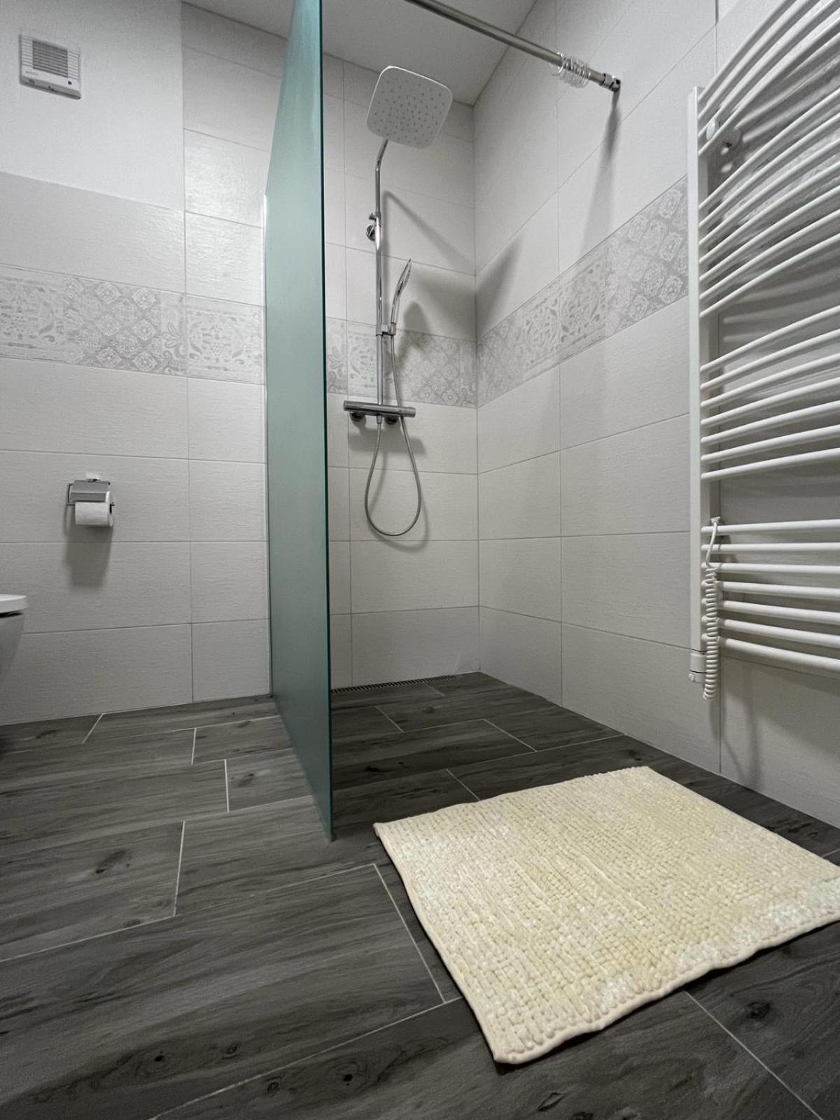 Apartman Kuga Mikulov Esterno foto